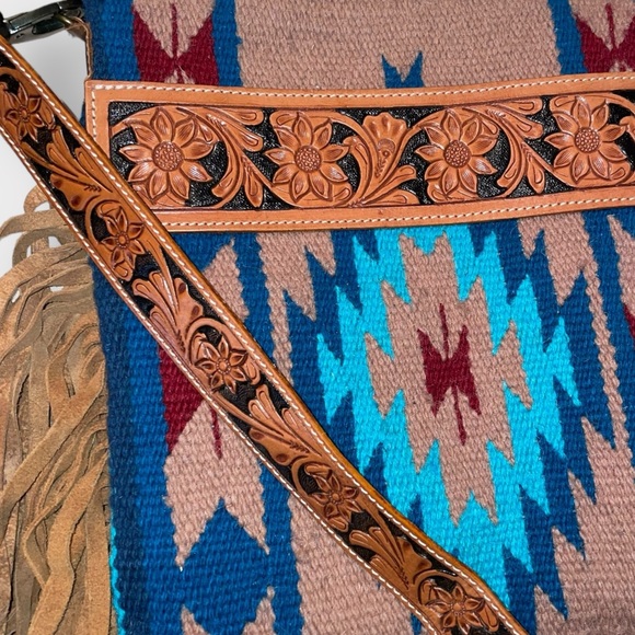 American Darling Cross Body Hand Tooled Saddle Blanket Genuine Leather Bag - Picture 5 of 8